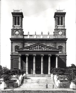 Fachada da Igreja de São Vicente de Paulo, construída entre 1824 e 1844