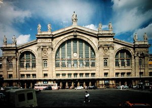 Vista da fachada da Gare du Nord, construída entre 1861 e 1863