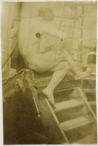 Estudo de um modelo masculino nu, visto por trás e sentado em degraus no estúdio de Jacques de Lalaing de Jacques Lalaing (attributed to)