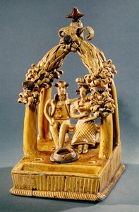 Escrevendo conjunto com um casal sentado sob um caramanchão, Borne Workshop (cerâmica) de Jacques Sebastien Talbot