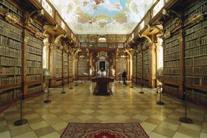Vista da biblioteca da Abadia de Melk realizada em um projeto de Jakob Prandtauer (1660-1726). Início do século XVIII. Áustria de Jakob Prandtauer