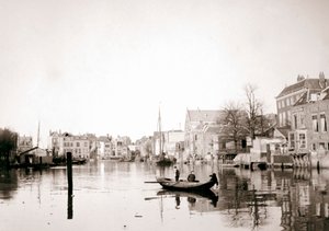 Barco no canal, Dordrecht, Holanda, 1898. de James Batkin