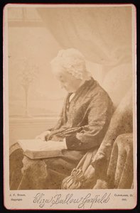 Retrato de Eliza Ballou Garfield 1801-1888, 1881. de James Fitzallen Ryder