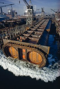 Uma secção do tubo do túnel do BART, o sistema de transporte coletivo de... de James L Stanfield