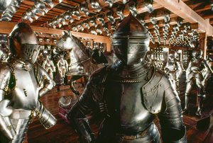 Armadura austríaca utilizada durante a defesa de Viena contra os turcos. Armadura da Estíria... de James L Stanfield