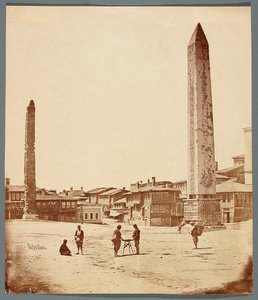 «Obeliscos no hipódromo» [Istambul. Hipódromo em frente da Mesquita Azul com dois obeliscos - em primeiro plano, o Obelisco de Teodósio] de James Robertson