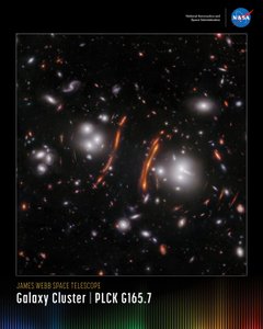 Poster mini do Aglomerado de Galáxias PLCK G165.7 de James Webb Space Telescope (NASA)