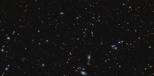 Quasar J0100+2802 (Imagem NIRCam) de James Webb Space Telescope (NASA)