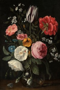 Rosas, uma tulipa, uma peónia, uma flor de cerejeira e um centauro num vaso de vidro sobre um parapeito de Jan van Kessel the Elder