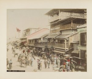 Uma rua em Osaka, Japão (foto a p/b colorida à mão) de Japanese Photographer