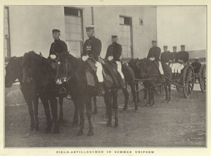 Artilheiros de campo em uniforme de verão