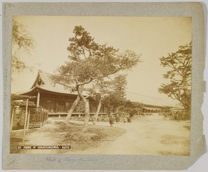 Frente de Sanjusangendo, Kyoto, Japão (foto a p/b) de Japanese Photographer