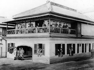 Casa de Gueixas, c.1860s de Japanese Photographer