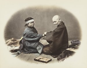 Homem e mulher japonês em vestido tradicional (foto a p/b colorida à mão) de Japanese Photographer
