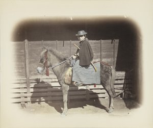 Homem a cavalo (foto a p/b colorida à mão)