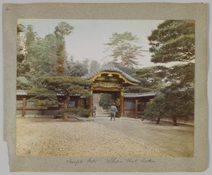 Temple Gate, Shiba Park, Tóquio, Japão (foto a p/b colorida à mão) de Japanese Photographer