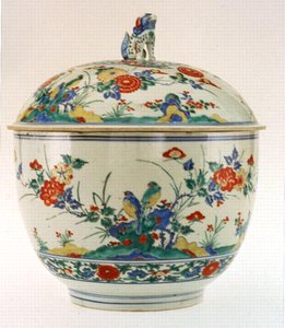Tigela com tampa, Período Edo (porcelana pintada)