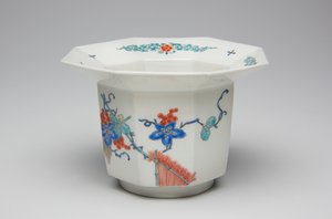 Xícara, final do século 17 ao início do 18 (Kakiemon, porcelana com esmalte sobre esmalte) de Japanese School