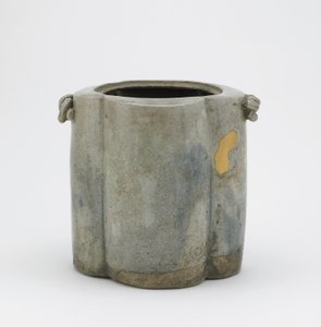Jarro de água de cerimônia de chá de quatro lóbulos com duas alças, prefeitura de Gifu, período Edo, meados do século XVII (cerâmica) de Japanese School