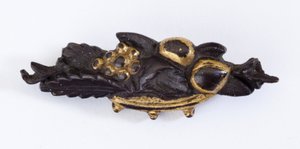 Menuki, ou enfeite de punho (liga cobre-ouro com dourado) de Japanese School