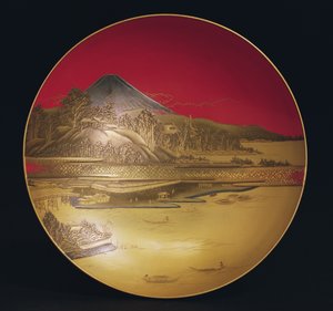 Taça de saquê, representando uma paisagem com barcos e uma ponte sob o Monte Fuji, do século 19 (lacas e incrustações de folha de ouro no chão de laca) de Japanese School