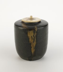 Seto ware tea caddy, tipo katatsuki, Tea caddy (katatsuki chaire) de Japanese School