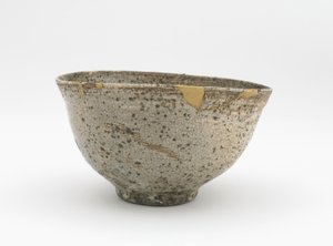 Taça de chá, período Edo, do século XVIII a meados do século XIX (faiança com escorrega branco escovado sob esmalte de madeira de freixo) de Japanese School