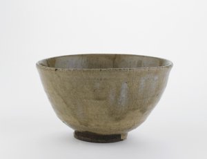 Tigela de chá em estilo coreano, prefeitura de Saga, período Momoyama, final do século XVI a princípios do século XVII (grés com esmalte de madeira de freixo)
