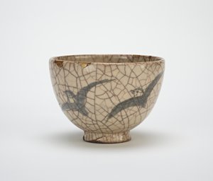 Tigela de chá com desenho de tarambolas, utensílios relacionados a Kyoto, meados do século 19 (grés com decoração de cobalto sob esmalte craquelado) de Japanese School