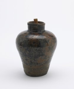 Transportador de chá, em forma de jarra, usado como garrafa para pellets de doces, prefeitura de Aichi, período Edo (cerâmica) de Japanese School