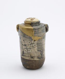 Caddy de chá com duas asas, no estilo Oribe, Kyoto, Kyoto-fu, período Edo, final do século XVII ou início do século XIX (cerâmica) de Japanese School