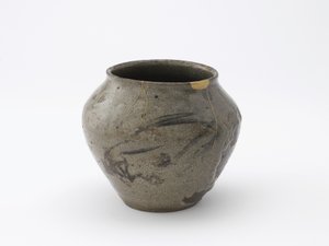 Jarro de água de cerimônia de chá, prefecture de saga, período de Edo, 17º-18º século (cerâmica) de Japanese School