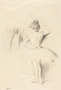 Bailarina encostada a um suporte vertical (com figurantes)