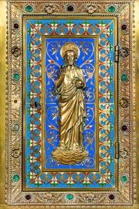 Vista interior, capela do Monte Carmelo, altar: sacrário, Salvator Mundi na porta, fundo de esmalte azul com folhagem. A. Chertier, ourives de Paris de Jean Alexandre Chertier