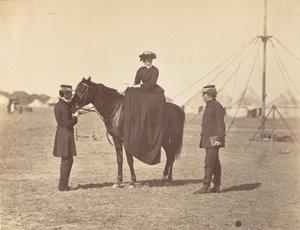 [Lady Canning on her Black Arab and Lord Clyde, Commander in Chief], 1858-61. de Jean Baptiste Oscar Mallitte