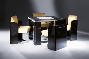 Mesa de jogos com quatro cadeiras a condizer, para o apartamento de Madeleine Vionnet em Paris