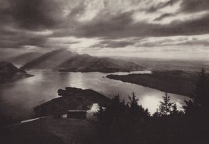 Rigi Kaltbad, clima noturno com vista de Känzeli (foto p/b) de Jean Gaberell