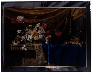 Natureza-morta de um cesto de flores e de um monte de frutos sobre uma mesa de pedra esculpida de Jean Picart
