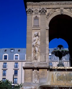 Arquitetura: detalhe da fonte dos Inocentes representando as ninfas. Desenhado pelos arquitetos Jean Goujon, Augustin Pajou e Pierre Lescot. 1546-1549. Praça Joachim du Bellay, Paris.