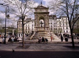 Fonte dos Inocentes em Paris.