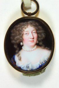 Uma senhora chamada Madame de Montespan (esmalte)