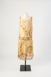 Vestido de noite bordado de chiffon de seda amarelo limão, 1927 (seda)