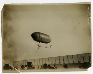 Nave Aérea "California Arrow" de Jessie Tarbox Beals
