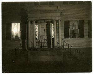 Boston doorway, EUA, c.1902-10 (foto em prata gelatina) de Jessie Tarbox Beals