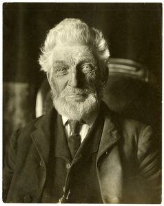 Sr. Mensageiro, homem das abelhas, c.1905-09 de Jessie Tarbox Beals