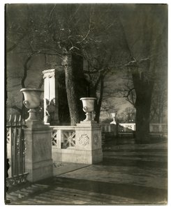 Shaw Memorial à noite, Boston, Mass, EUA, c.1902-10 (foto em prata gelatina) de Jessie Tarbox Beals