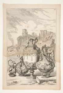 Quatro vasos, um vaso quebrado, um castiçal quebrado e um Herm em uma paisagem com ruínas clássicas
