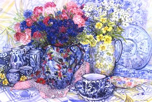 Cornflowers com jarros antigos e tecidos estampados, 2012 de Joan Thewsey