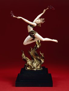 The Flame Leaper, início do século 20 (bronze pintado a frio, marfim, âmbar, base de mármore preto belga)