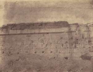 Edfu, esculturas e inscrições da fachada oriental da parede do cerco de John Beasly Greene